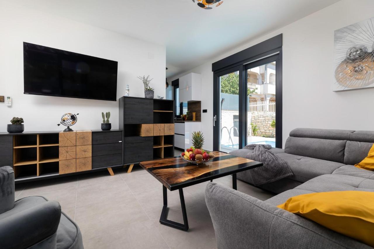 Luxury Villa Adria Apartments Krk Town Dış mekan fotoğraf